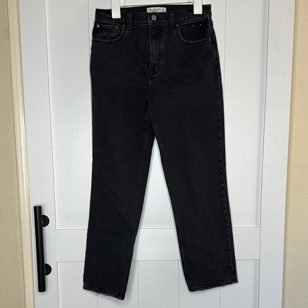 Abercrombie & Fitch Women’s Black Straight Leg Jeans Size 28/6 Short
